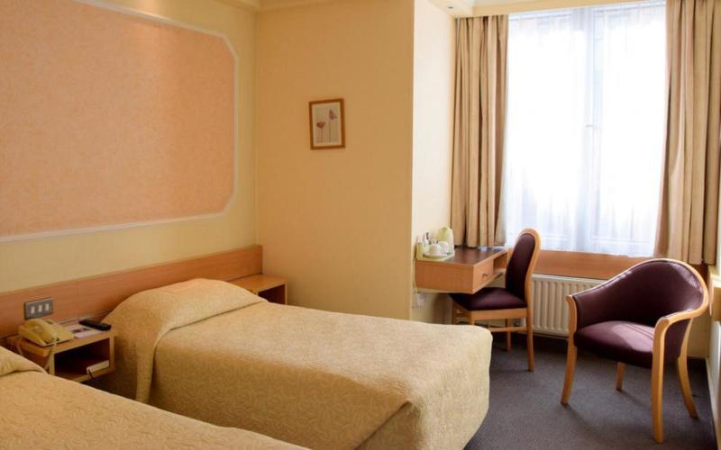 Lancaster Hall Отель 3*